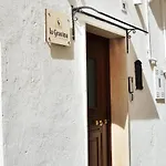 La Gravina 招待所 3*